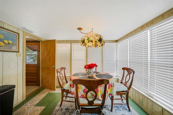 Dining room, Interior