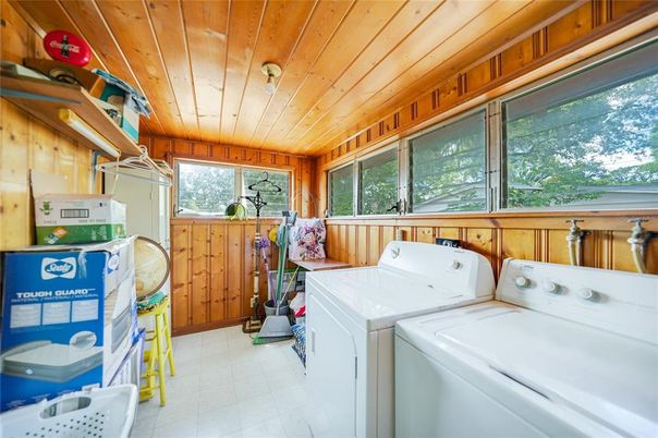 Interior, Washer, Wooden Ceilings, Wooden Walls