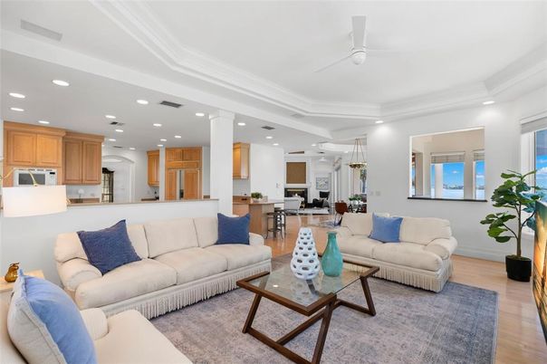 Dining room, Interior, Kitchen, Living room, Pendant Lights, Recessed Lighting, Stainless Steel Appliances, Wood Texture Flooring