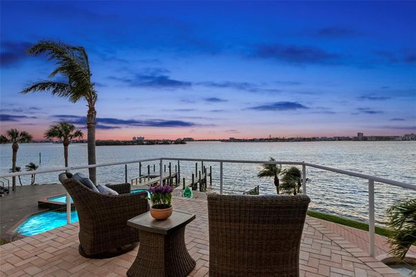 Exterior, Lake, Pool, Water