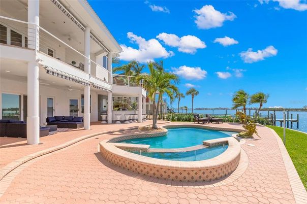 Exterior, Pool, Water