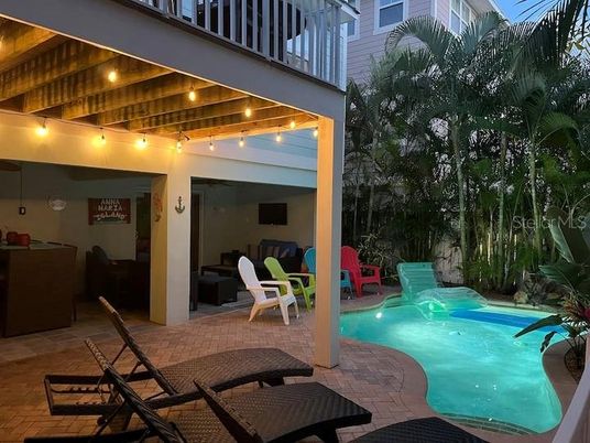 Exterior, Pool