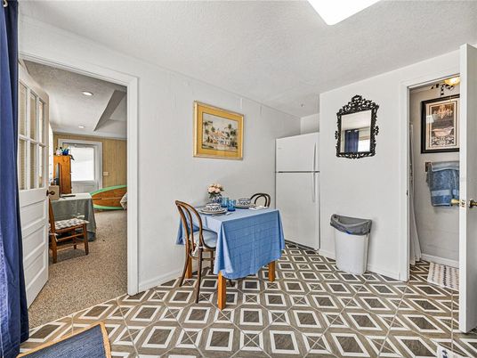 Dining room, Interior, Recessed Lighting