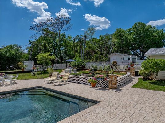 Exterior, Pool