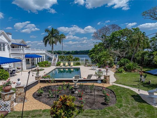 Exterior, Pool, Water