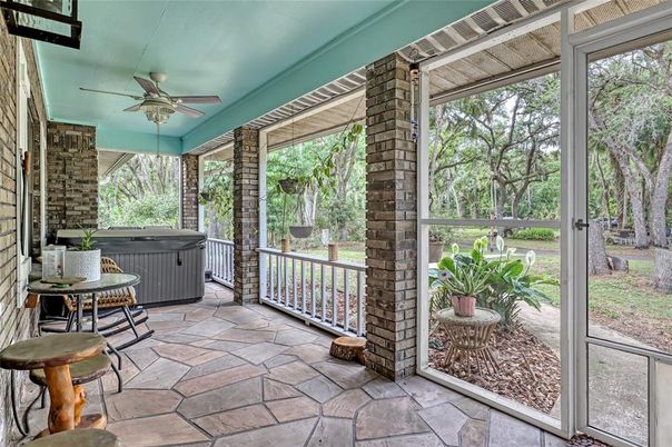 Hot Tub, Interior, Sun Room