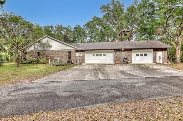 Attached, Exterior, Facade, Brick Facade, Ranch