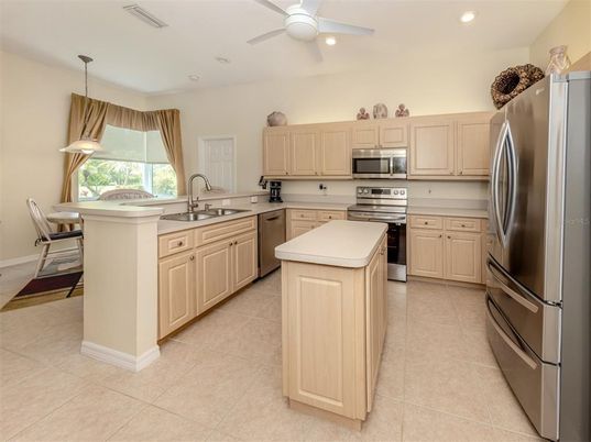 Dining room, Interior, Kitchen, Pendant Lights, Recessed Lighting, Stainless Steel Appliances