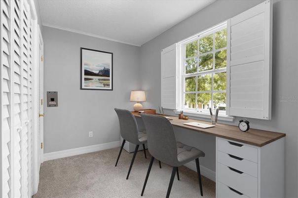 Home Office, Interior