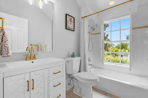 Bathroom, Interior, Recessed Lighting