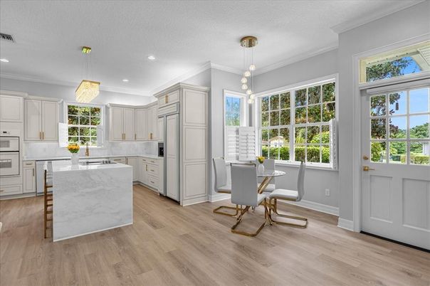 Dining room, Interior, Kitchen, Pendant Lights, Recessed Lighting, Wood Texture Flooring