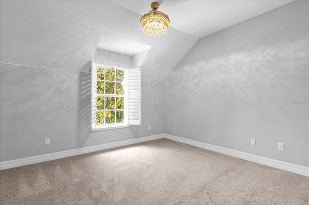 Empty room, Interior
