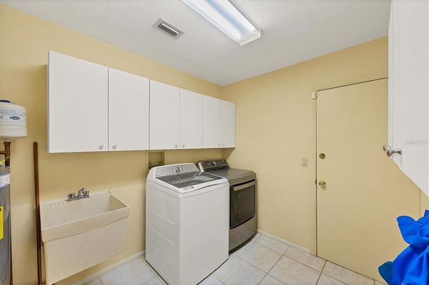 Interior, Washer