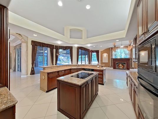 Fireplace, Interior, Kitchen, Recessed Lighting