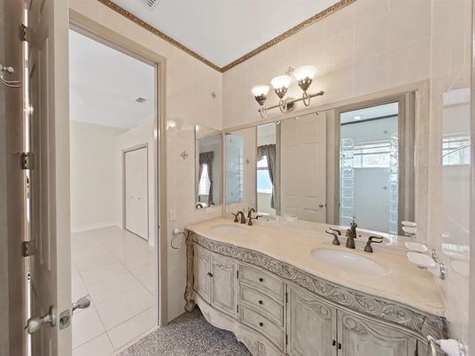 Bathroom, Dual Sink Vanities, Interior