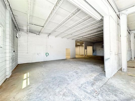 Garage, Interior