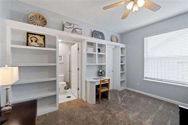 Home Office, Interior