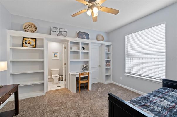 Home Office, Interior