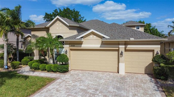 Attached, Exterior, Facade, Mediterranean