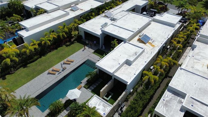 Exterior, Drone