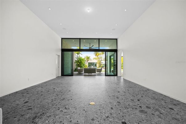 Empty room, Interior, Recessed Lighting