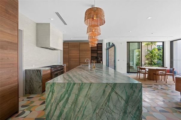 Chandelier, Dining room, Interior, Kitchen, Recessed Lighting, Stainless Steel Appliances