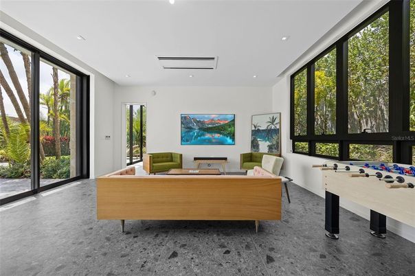 Game Room, Interior, Recessed Lighting