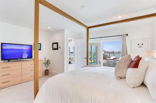 Bedroom, Interior, Recessed Lighting, Water
