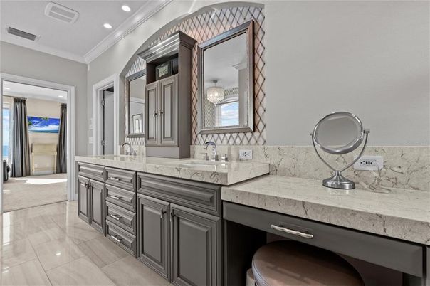 Bathroom, Dual Sink Vanities, Interior, Recessed Lighting