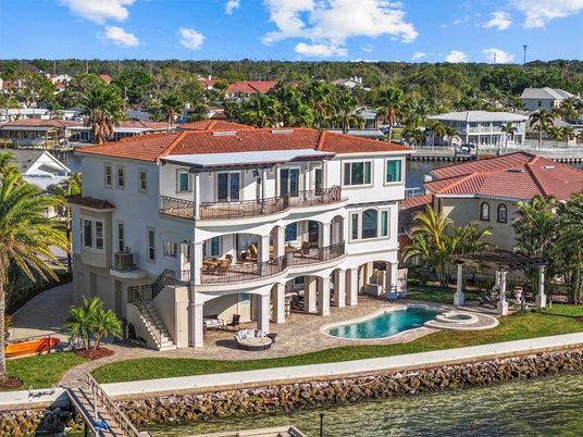 Exterior, Facade, Pool, Mediterranean