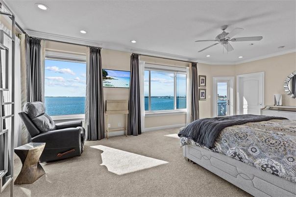 Bedroom, Interior, Recessed Lighting, Water