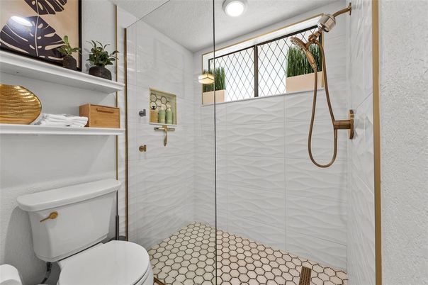 Bathroom, Glass Shower, Interior, Pendant Lights, Recessed Lighting