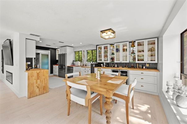 Dining room, Interior, Kitchen, Recessed Lighting, Wood Texture Flooring