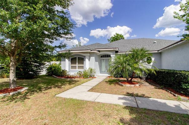 Backyard, Exterior, Facade, Ranch