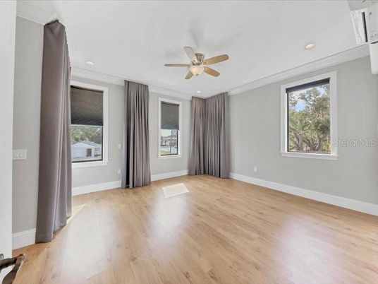 Empty room, Interior, Recessed Lighting, Wood Texture Flooring