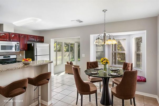 Chandelier, Dining room, Interior, Kitchen, Pendant Lights, Stainless Steel Appliances