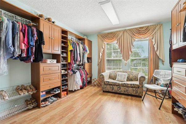 Interior, Walk-in Closets, Wood Texture Flooring