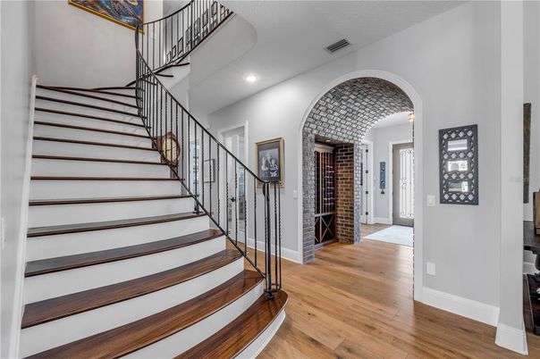 Interior, Recessed Lighting, Wood Texture Flooring