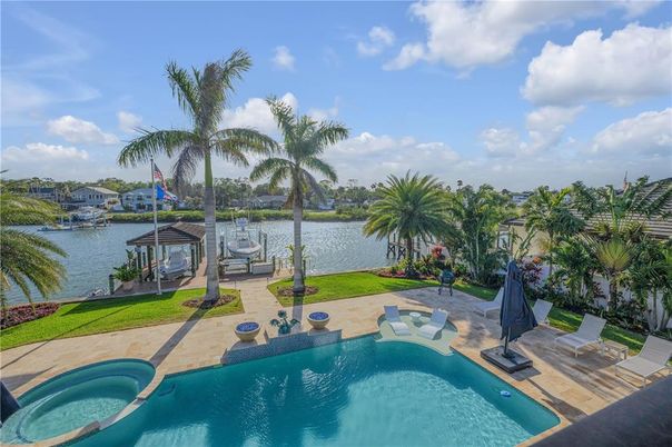 Exterior, Lake, Pool, Water