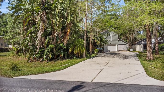 Detached Garage, Exterior