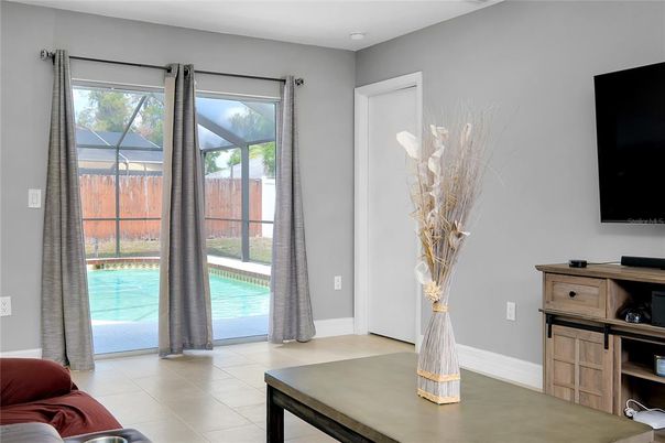 Interior, Pool, Sun Room