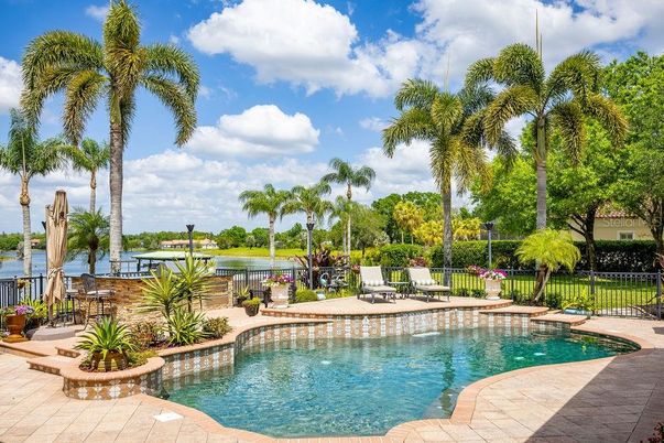 Exterior, Lake, Pool, Water
