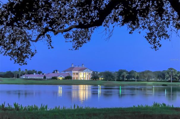 Exterior, Lake