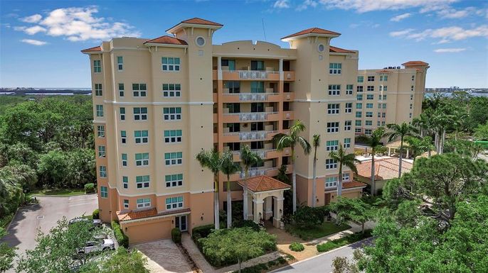 Exterior, Facade, Condo Building