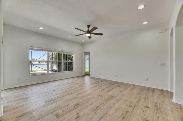 Empty room, Interior, Recessed Lighting, Wood Texture Flooring