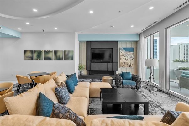 Dining room, Interior, Living room, Recessed Lighting