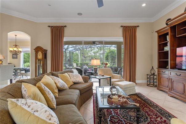 Chandelier, Dining room, Interior, Living room, Recessed Lighting