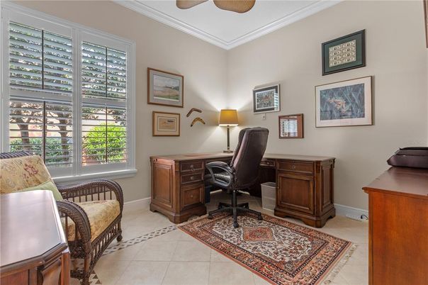 Home Office, Interior