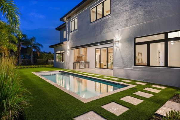 Exterior, Pool