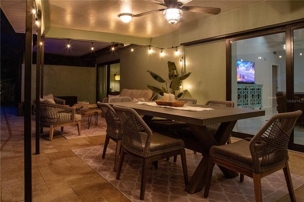 Dining room, Interior